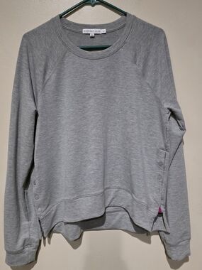 Sincerly Jules Gray Long-Sleeve Pullover Top Button Accent High-Low Casual L